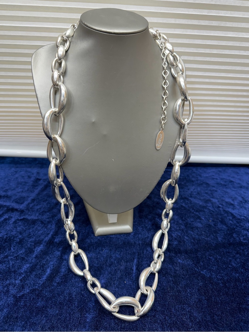 Chico’s Silver Light Weight Hollow Link Necklace